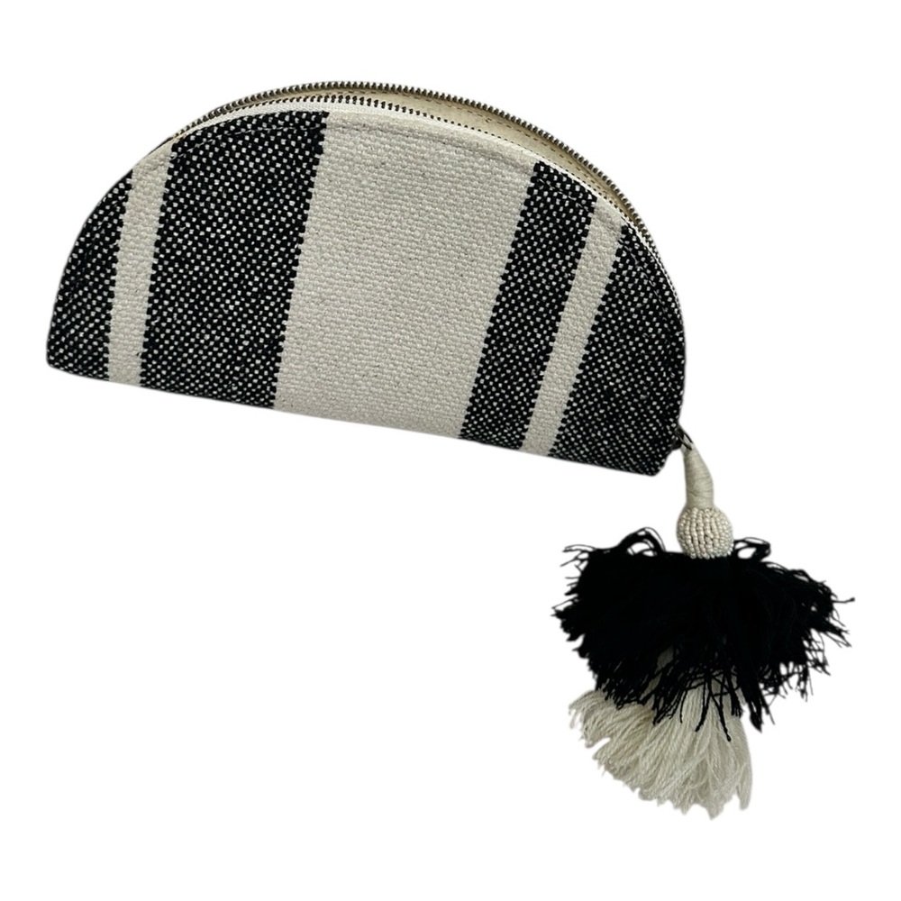 Universal Thread Black and Cream Half-moon Clutch w/Beaded Tassel - Picture 4 of 5